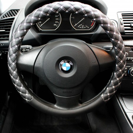 Funda volante negra blanco.